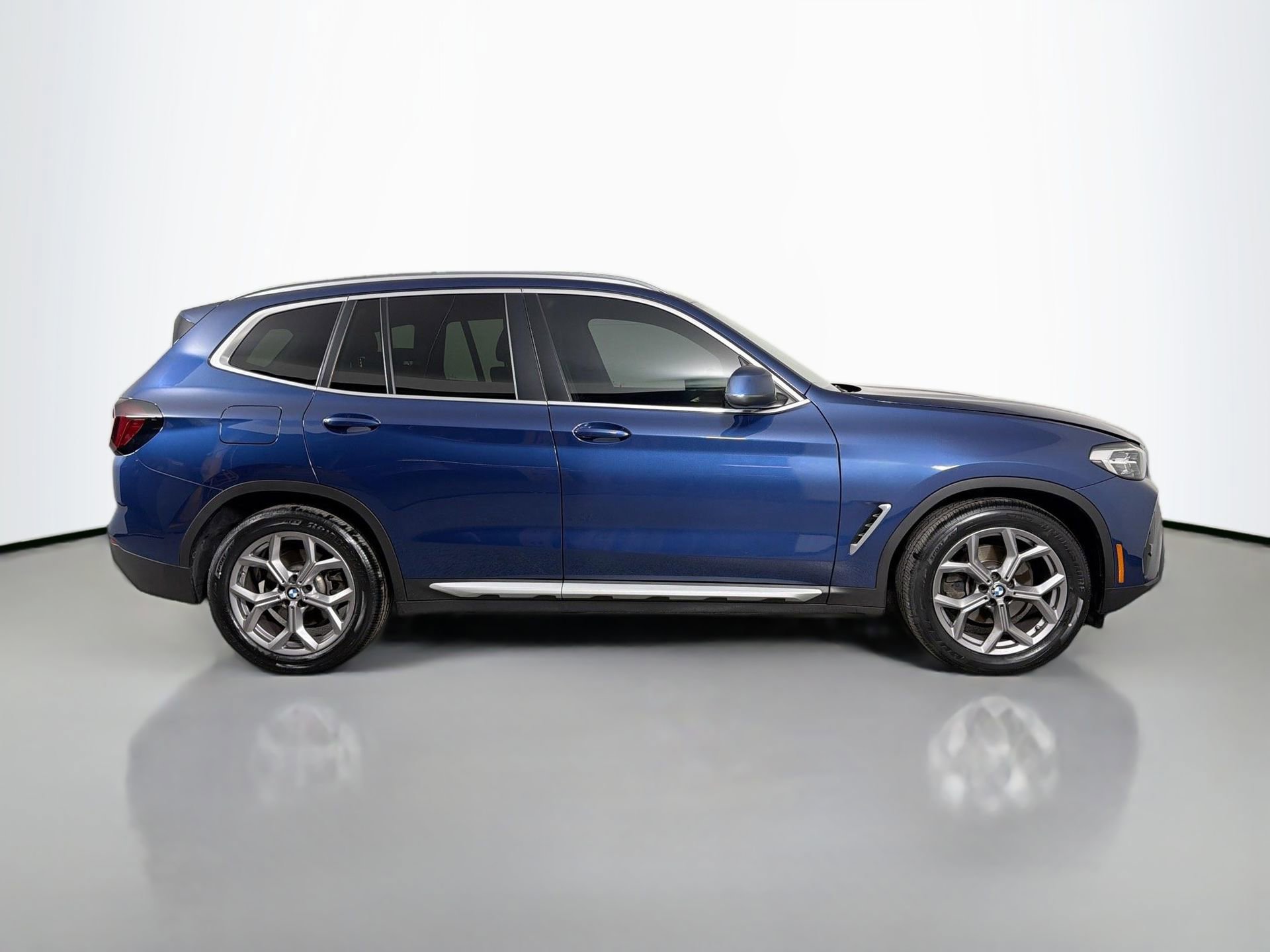 Certified 2024 BMW X3 sDrive30i w/ Premium Package image 5
