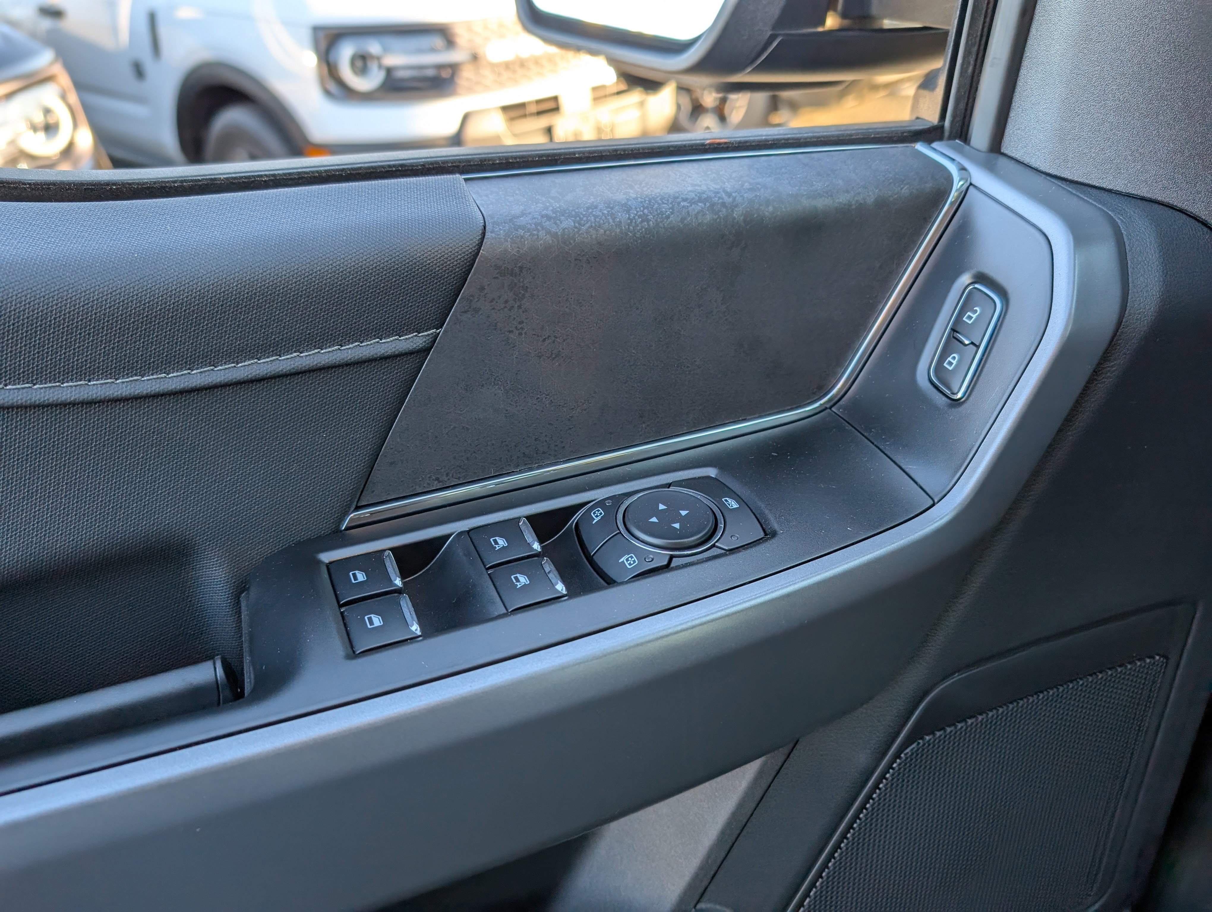 New 2025 Ford F150 XLT w/ Equipment Group 302A MID image 15