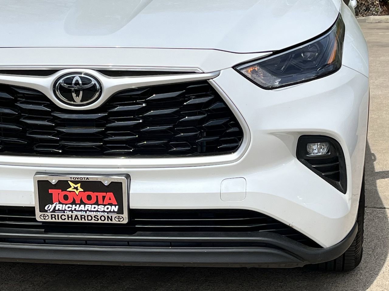 Used 2022 Toyota Highlander XLE image 8