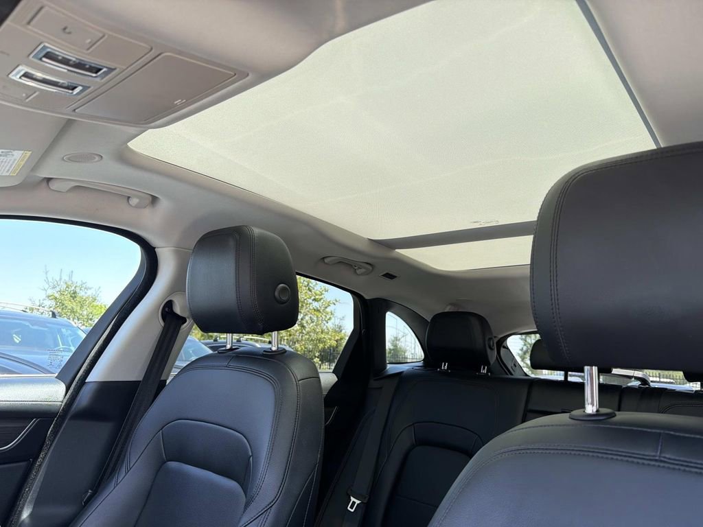 Used 2021 Jaguar F-PACE AWD/4WD image 16