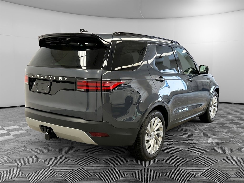 New 2026 Land Rover Discovery S image 5