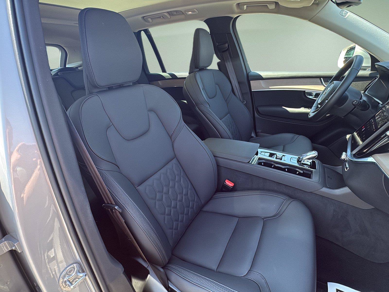 Used 2025 Volvo XC90 B6 Plus AWD/4WD image 21