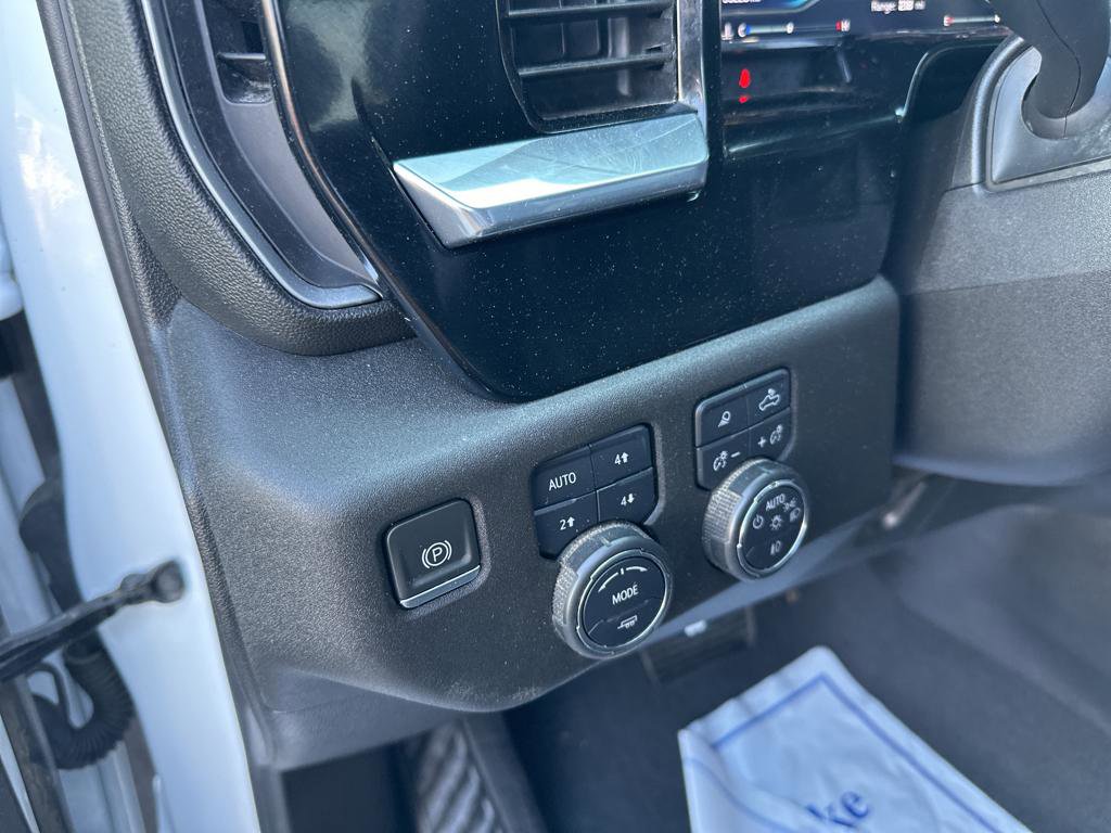 Used 2024 Chevrolet Silverado 3500 LTZ w/ LTZ Convenience Package image 19