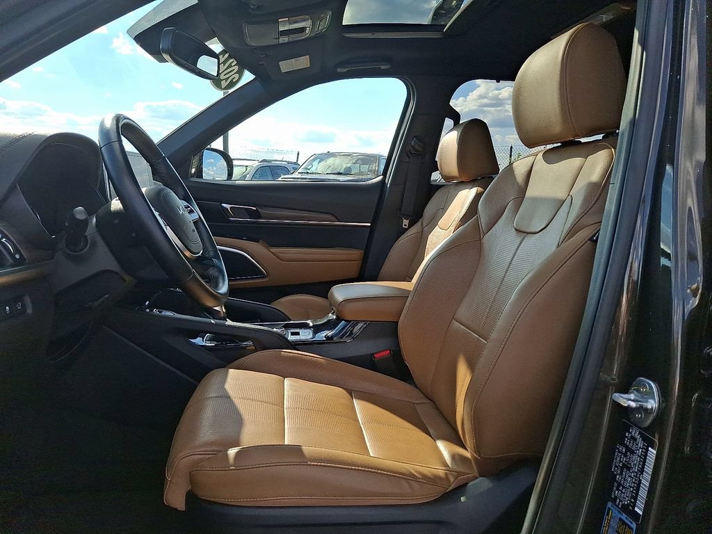 Certified 2022 Kia Telluride SX w/ Nightfall Edition Package AWD/4WD image 14
