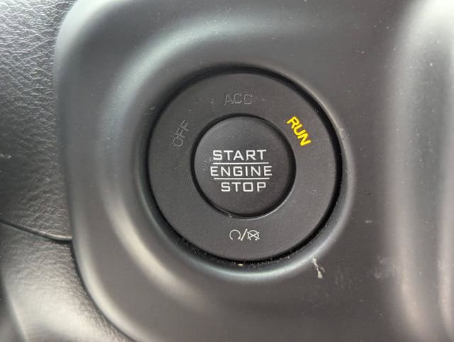 Used 2021 Jeep Gladiator Sport AWD/4WD image 23