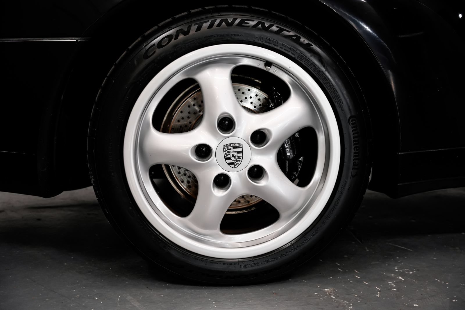 Used 1995 Porsche 911 Carrera RWD image 51