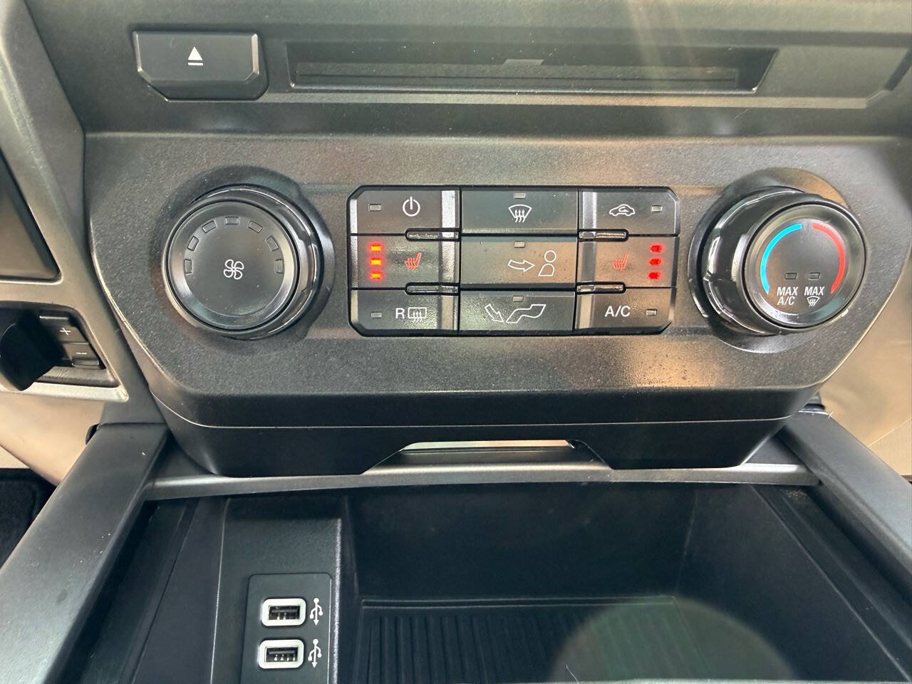 Used 2018 Ford F150 XLT w/ Equipment Group 302A Luxury AWD/4WD image 26
