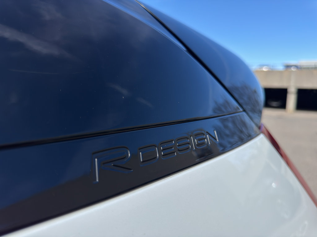 Used 2020 Volvo XC40 T5 R-Design w/ Protection Package Premier image 3