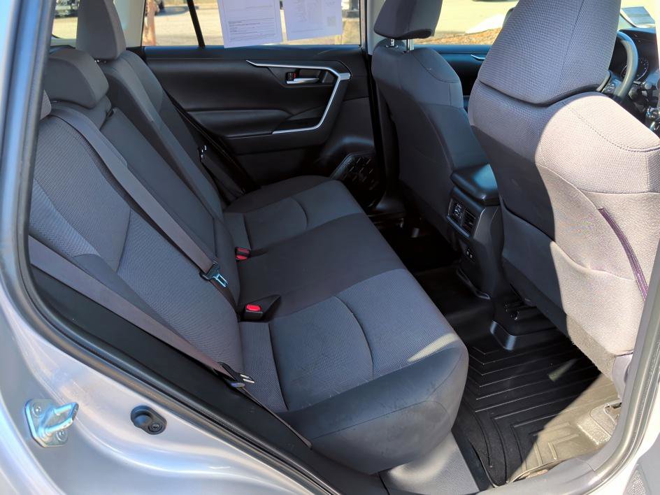 Used 2019 Toyota RAV4 XLE w/ Convenience Package image 13