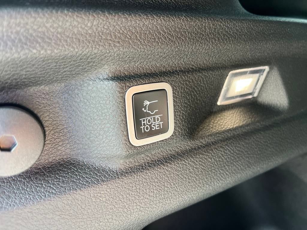 New 2025 Jeep Grand Cherokee L Laredo w/ Luxury Tech Group I image 25