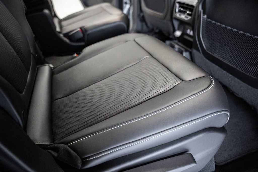 New 2025 Jeep Grand Cherokee L Limited w/ Luxury Tech Group II image 31