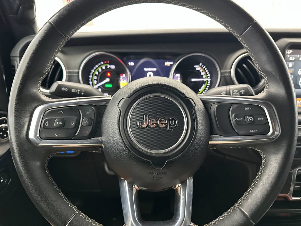 Used 2023 Jeep Wrangler Unlimited Sahara AWD/4WD image 23