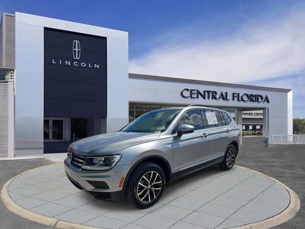 Used 2021 Volkswagen Tiguan SE w/ Panoramic Sunroof Package FWD image 9