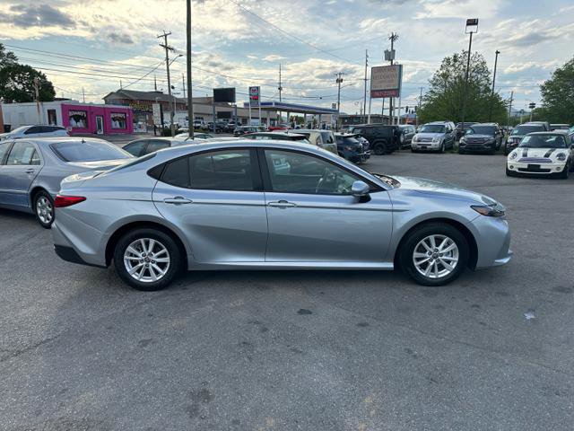 Used 2025 Toyota Camry LE FWD image 4