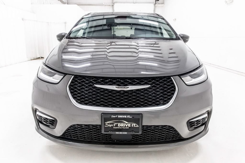 Used 2022 Chrysler Pacifica Touring-L FWD image 9