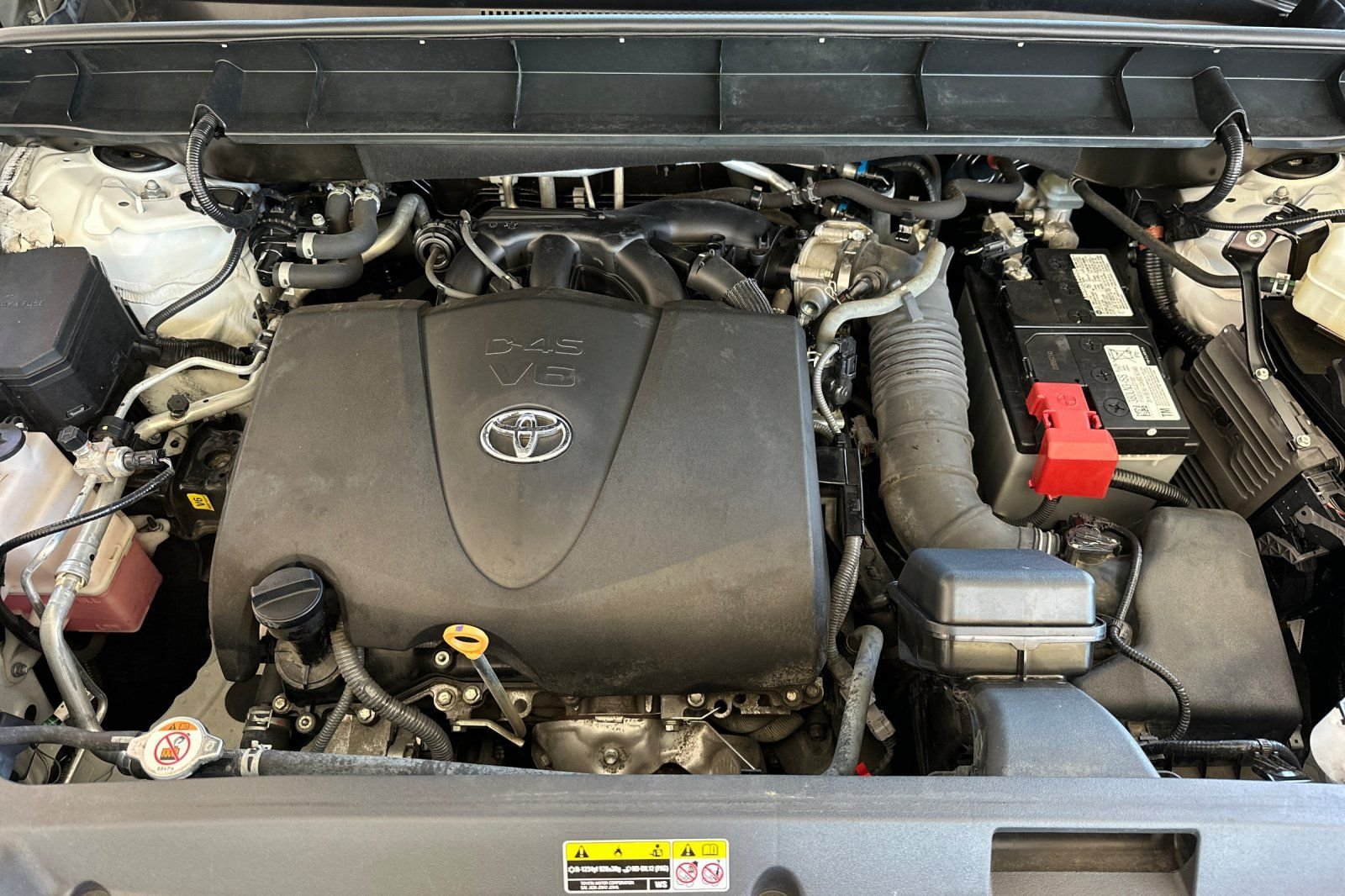 Used 2021 Toyota Highlander L AWD/4WD image 34