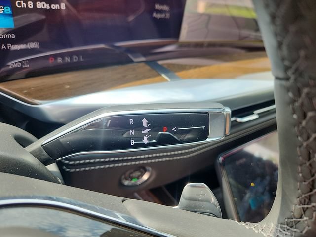 New 2026 Cadillac Escalade ESV Platinum Sport w/ LPO, ONYX Package AWD/4WD image 11