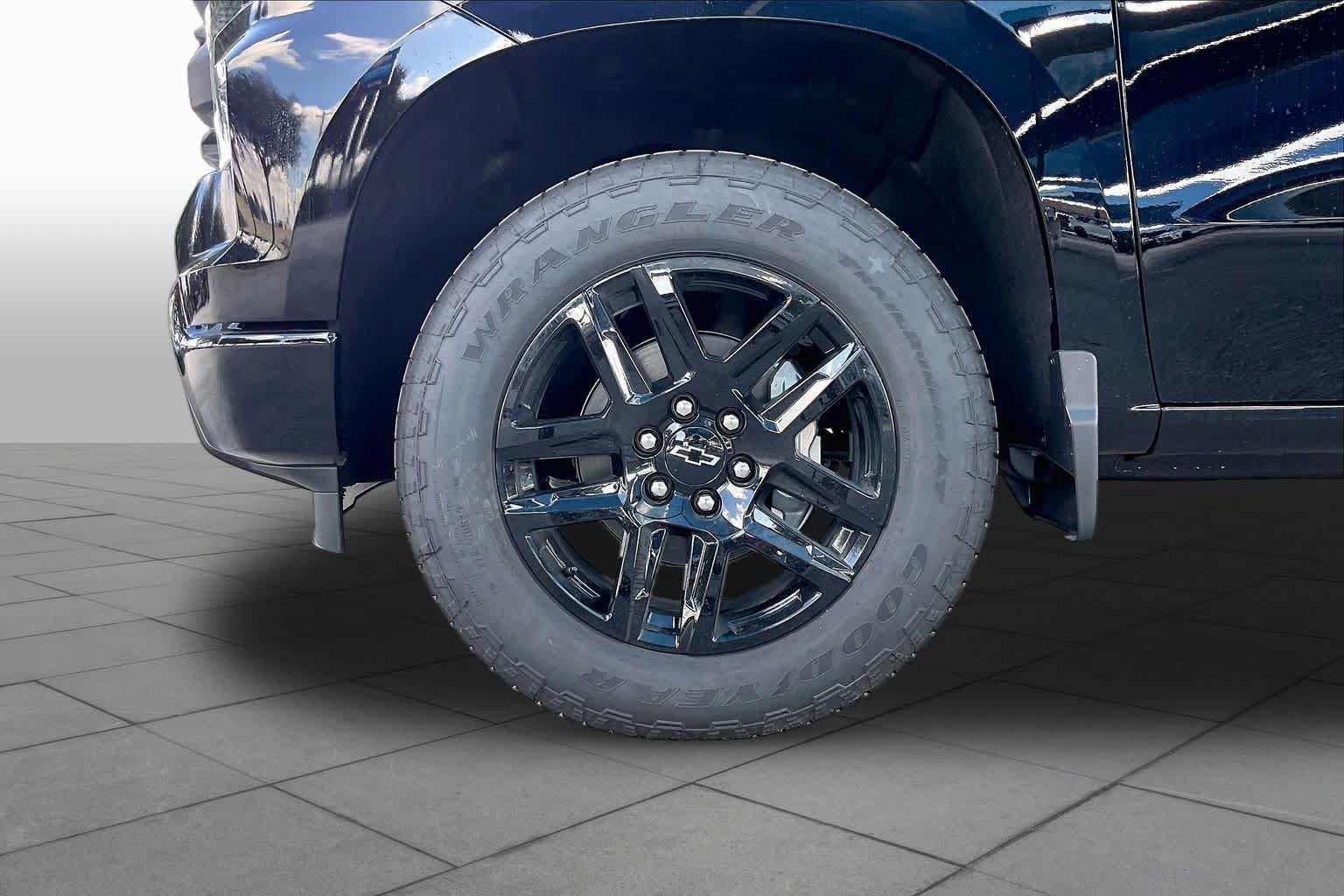 New 2026 Chevrolet Silverado 1500 Custom AWD/4WD image 11