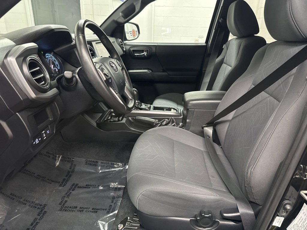 Used 2019 Toyota Tacoma TRD Sport image 21