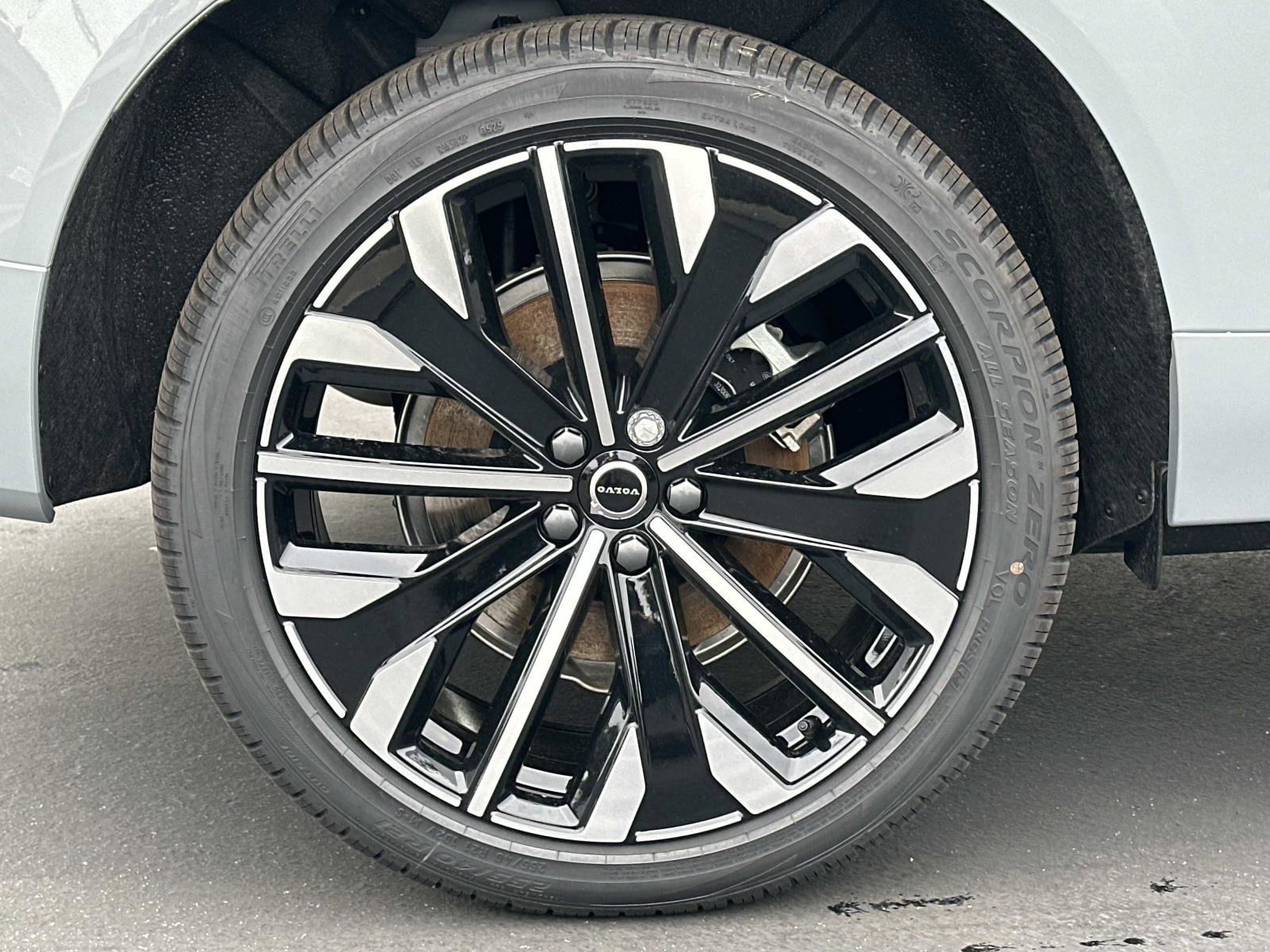 New 2026 Volvo XC60 T8 Ultra w/ Protection Package Premier AWD/4WD image 22