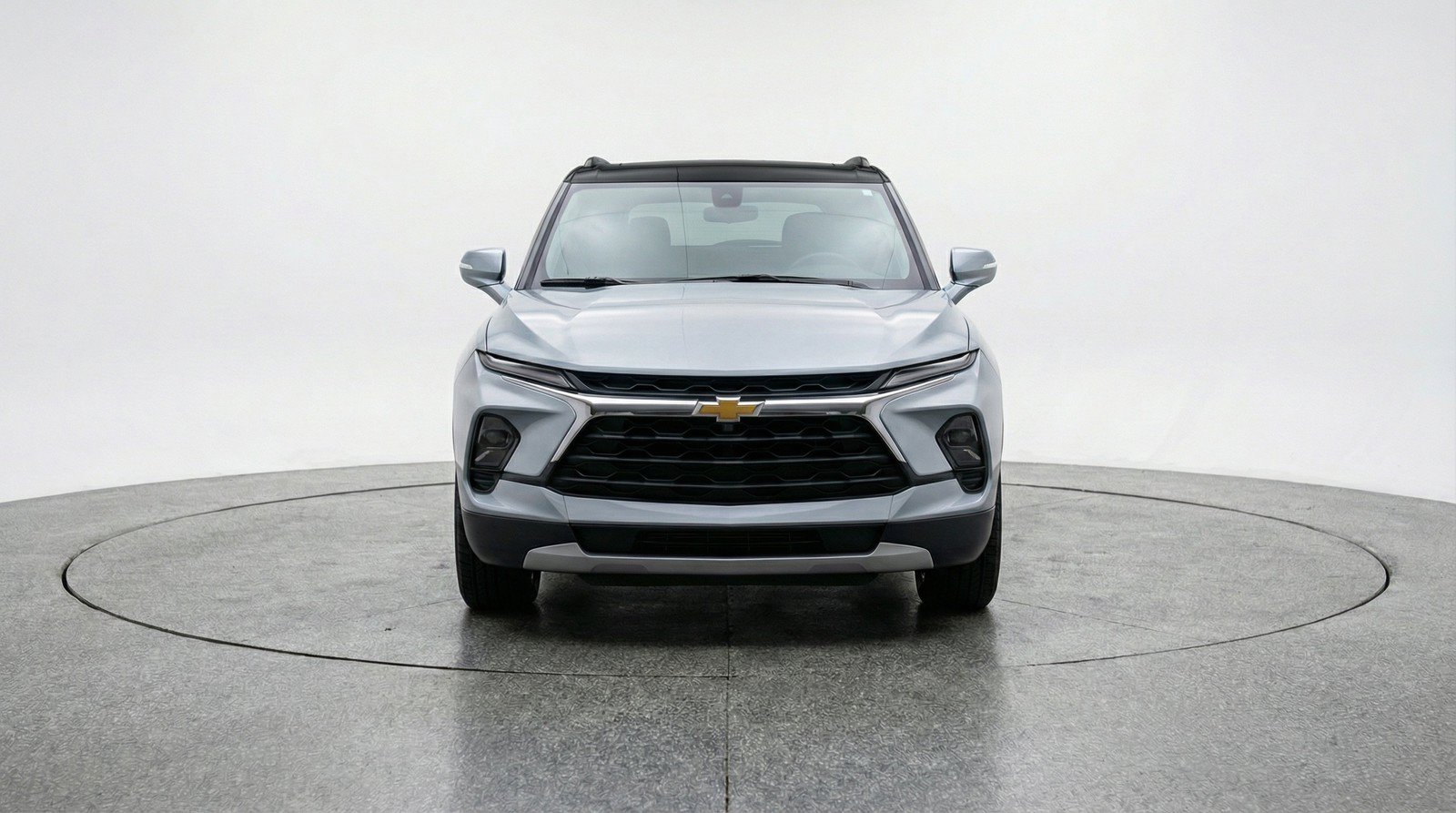 Used 2025 Chevrolet Blazer LT FWD image 2