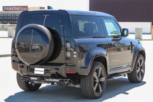 Certified 2024 Land Rover Defender 90 V8 AWD/4WD image 8