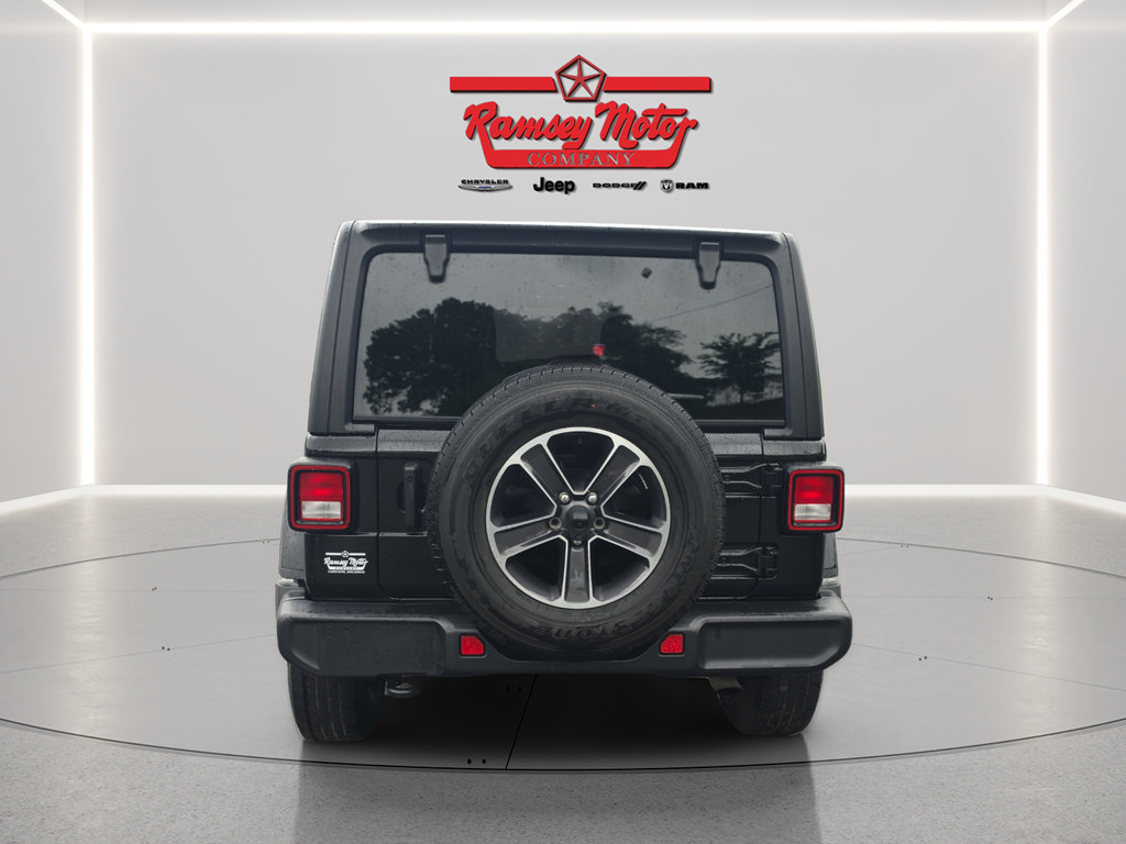 Used 2023 Jeep Wrangler Unlimited Sahara w/ Cold Weather Group AWD/4WD image 4