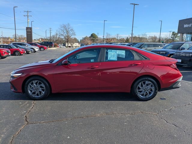 Certified 2024 Hyundai Elantra SEL image 7