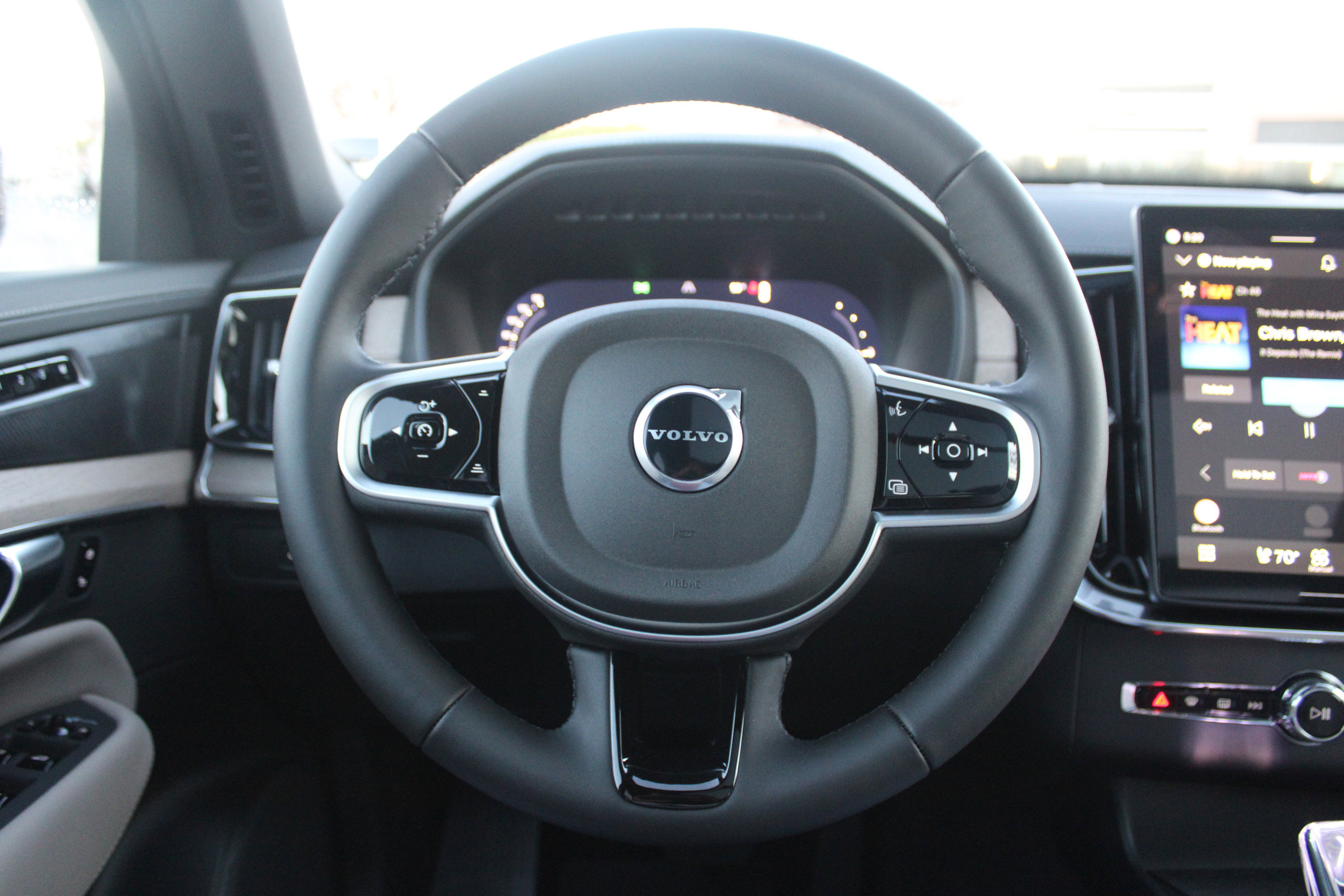 New 2026 Volvo XC90 T8 Ultra w/ Protection Package Premier AWD/4WD image 19