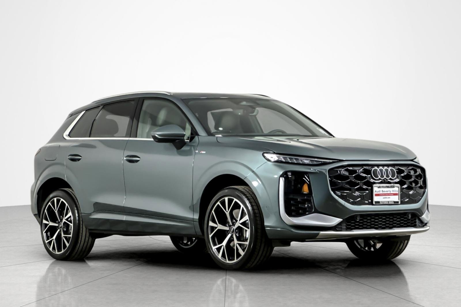 New 2026 Audi Q3 quattro 2.0T image 2