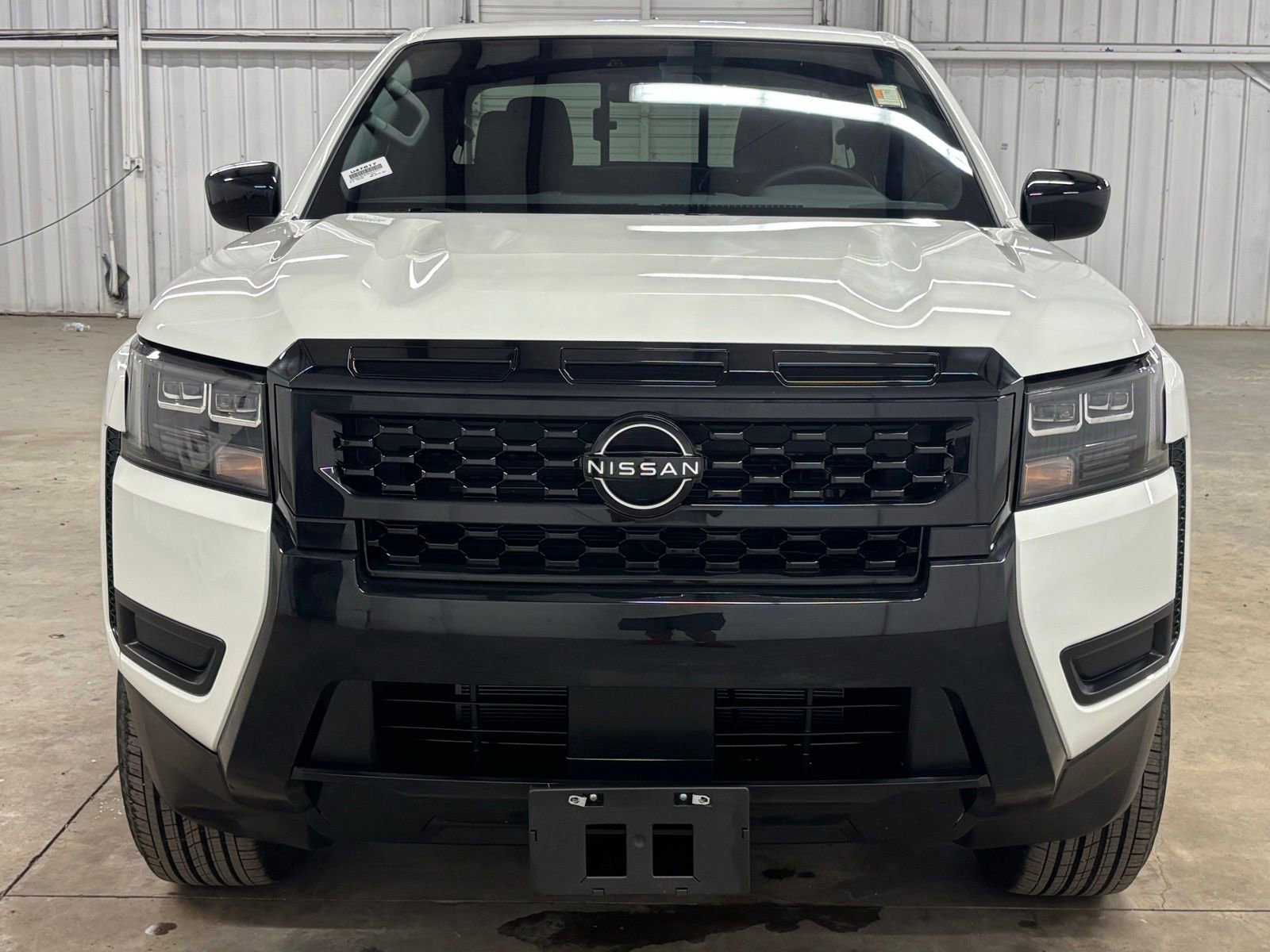 Used 2026 Nissan Frontier SV w/ Tow Package RWD image 2