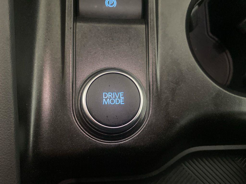 Used 2025 Ford Explorer Active AWD/4WD image 6