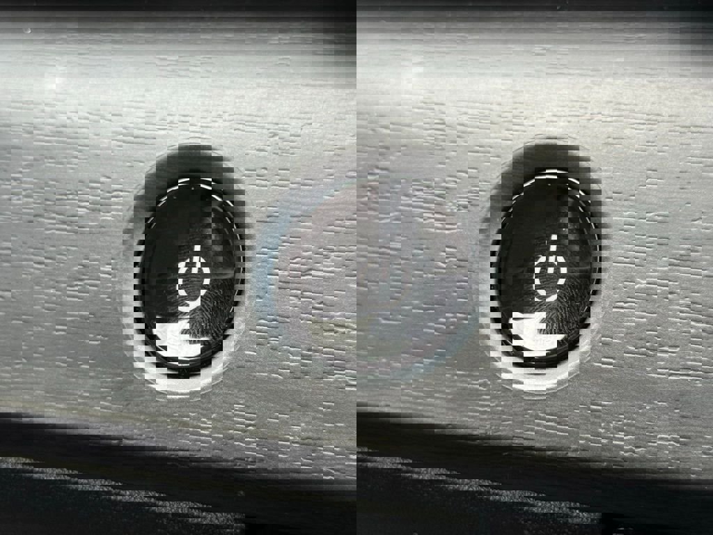 Used 2023 Nissan Ariya FWD image 23