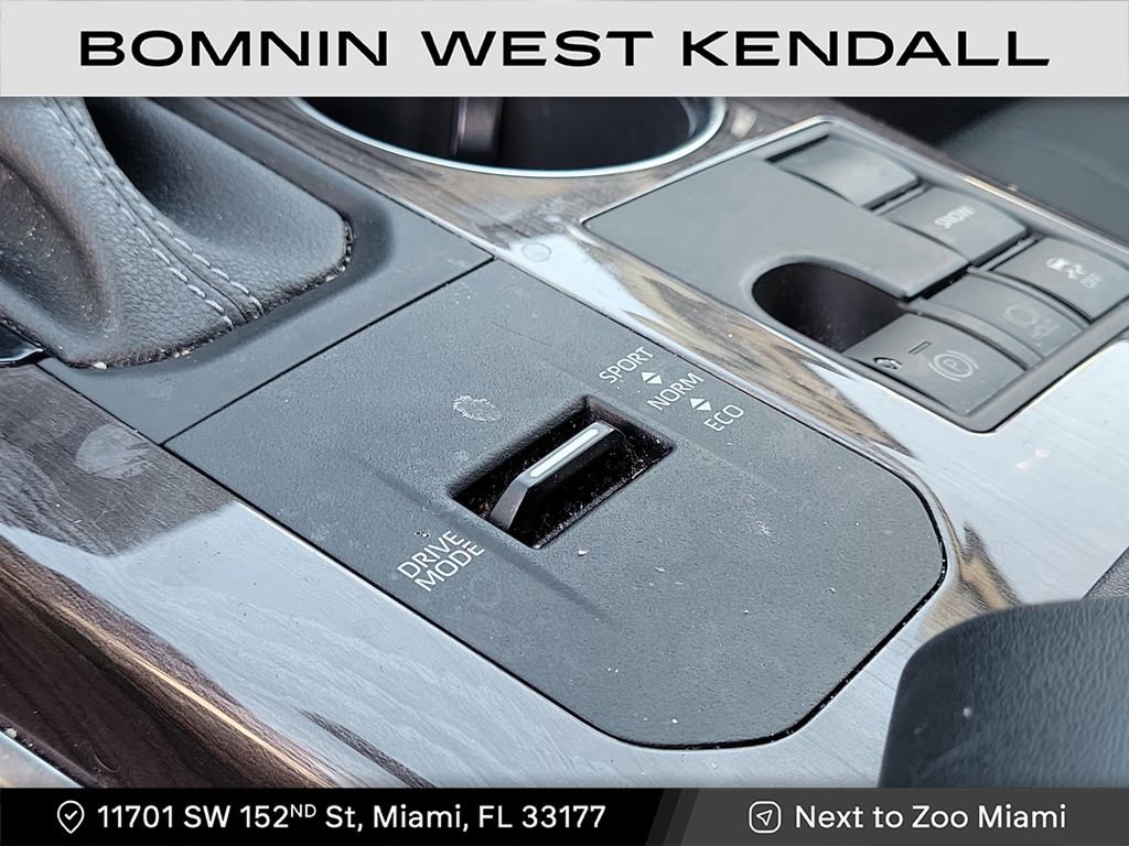 Used 2023 Toyota Highlander Limited image 22