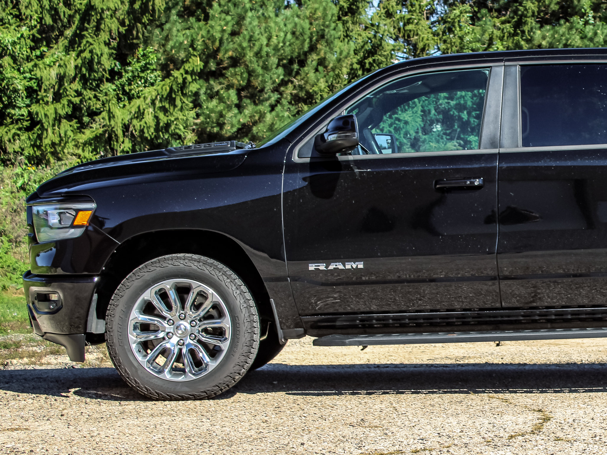 Used 2023 RAM 1500 Laramie AWD/4WD image 34