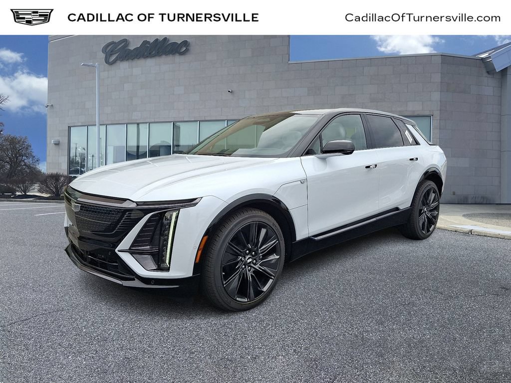 New 2027 Cadillac Lyriq Signature Sport w/ LPO, Floor Liner Package AWD/4WD image 1