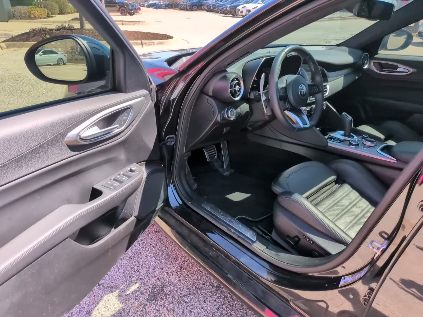 Used 2024 Alfa Romeo Giulia Veloce image 20