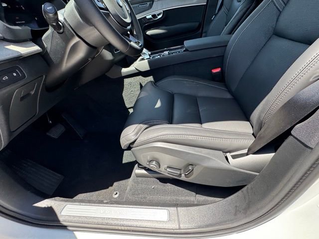 New 2025 Volvo XC90 T8 Ultra w/ Protection Package Premier image 13