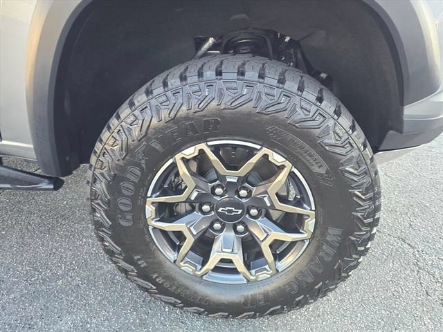 Certified 2025 Chevrolet Colorado ZR2 w/ Technology Package AWD/4WD image 36