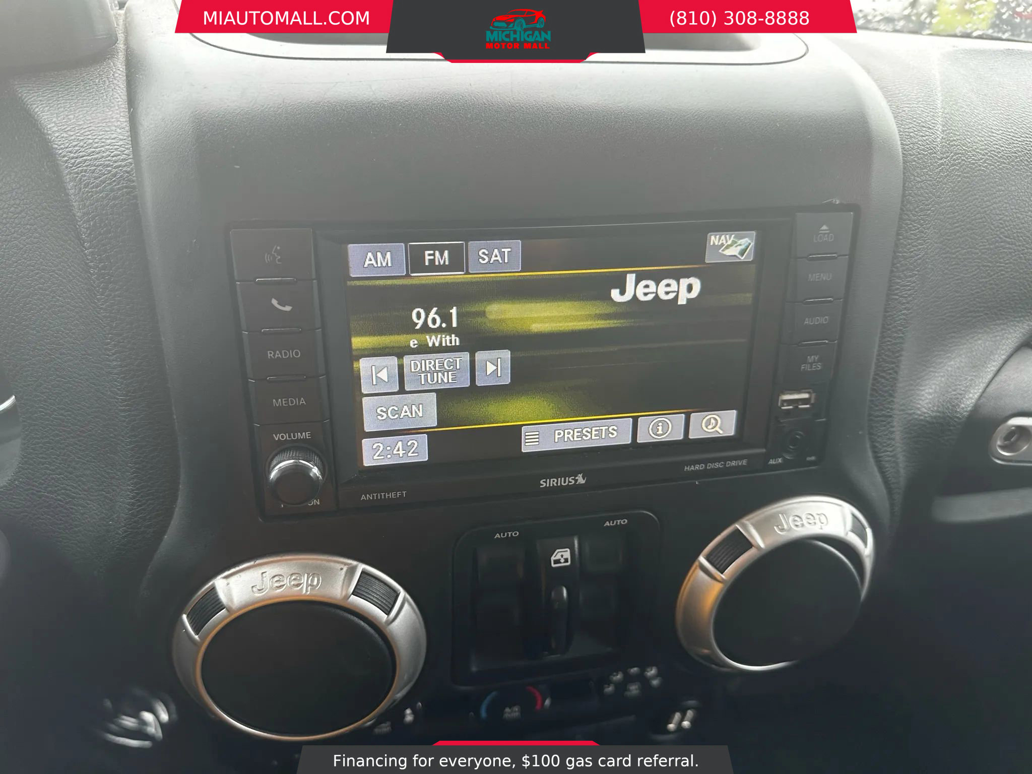 Used 2017 Jeep Wrangler Unlimited Sahara image 32