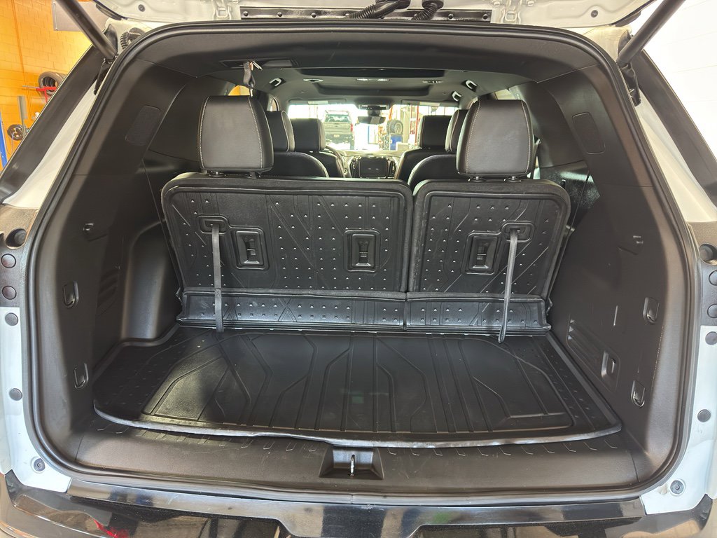 Used 2022 Chevrolet Traverse Premier w/ Redline Edition image 19