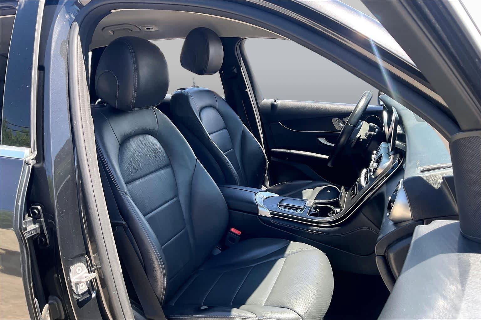 Used 2021 Mercedes-Benz GLC 300 image 9