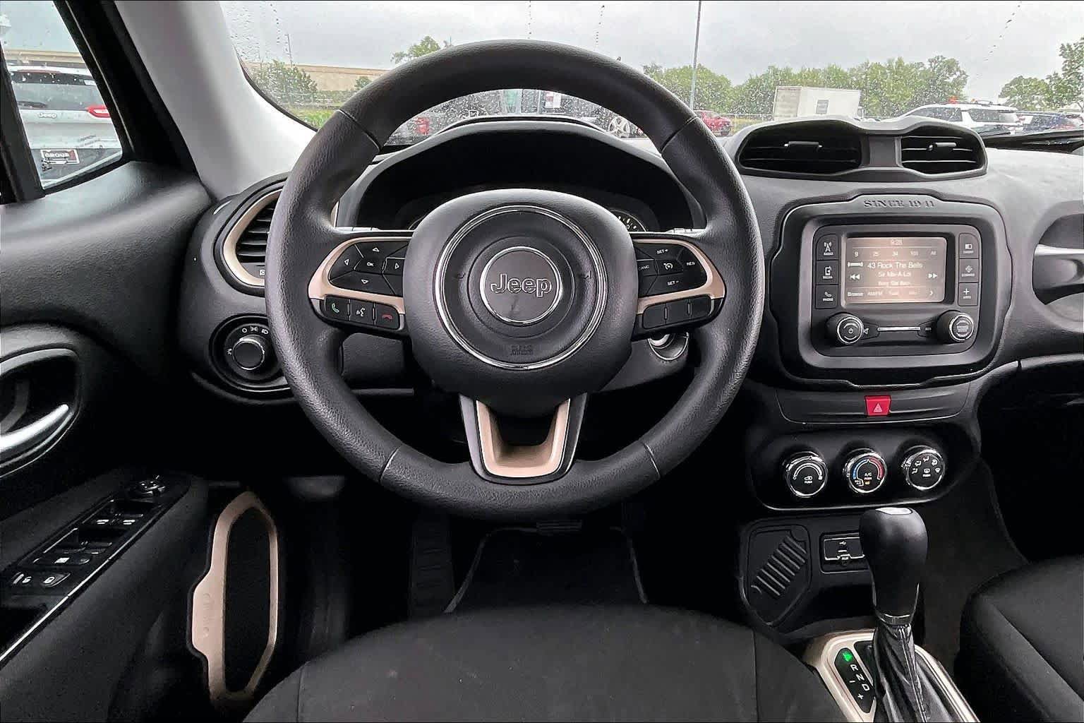 Used 2017 Jeep Renegade Sport w/ Power & Air Group FWD image 6