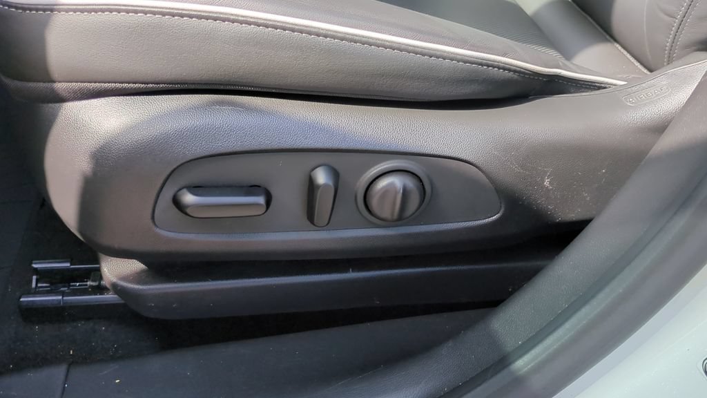 Used 2024 Buick Encore GX Avenir w/ Avenir Convenience Package FWD image 12