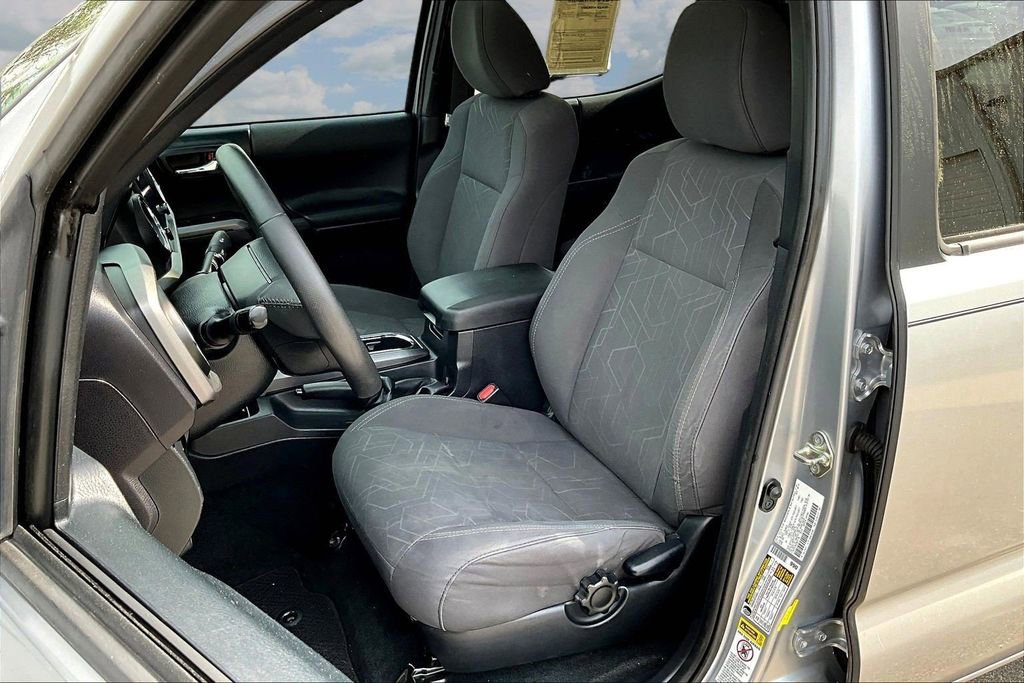 Used 2016 Toyota Tacoma TRD Sport image 22