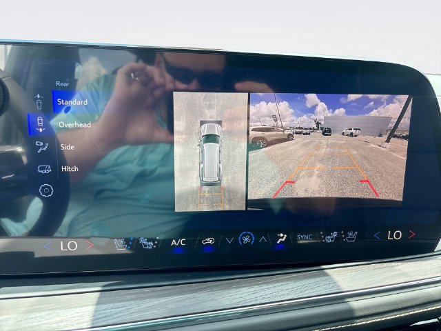 New 2026 Chevrolet Suburban Premier AWD/4WD image 17
