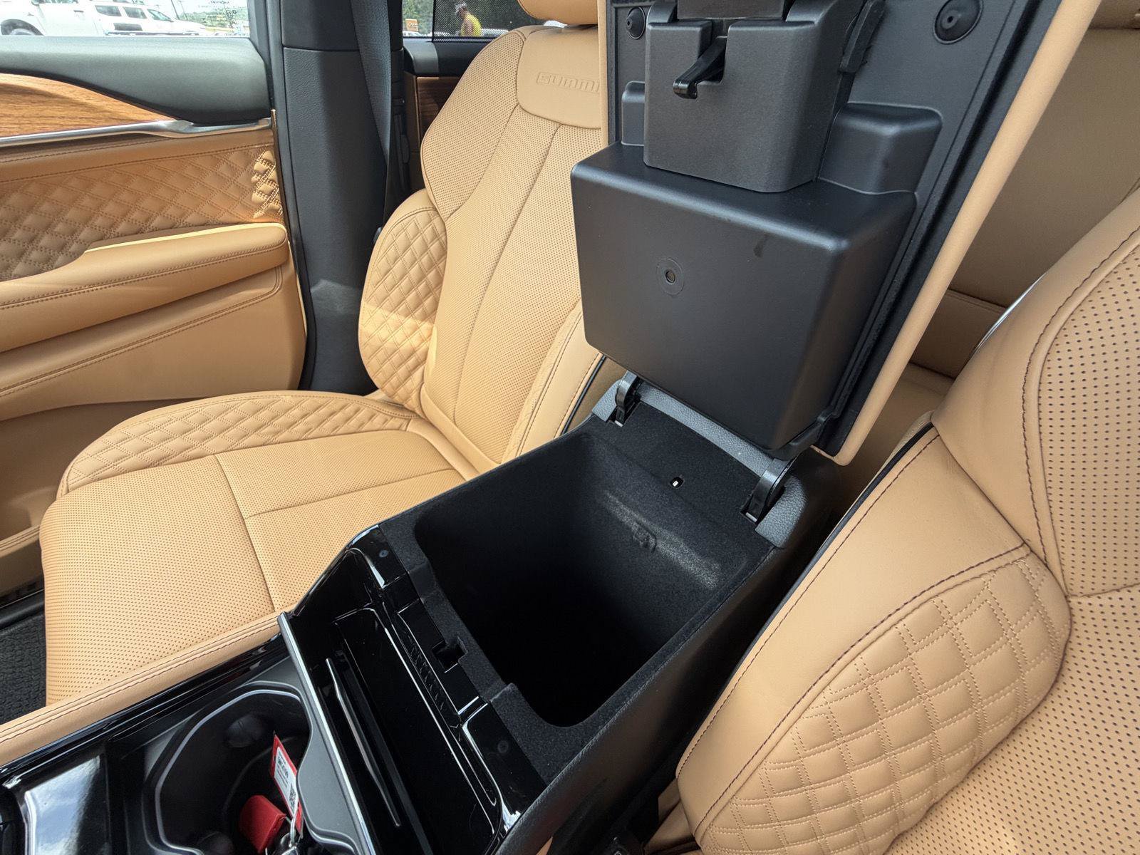 New 2026 Jeep Grand Cherokee Summit AWD/4WD image 15