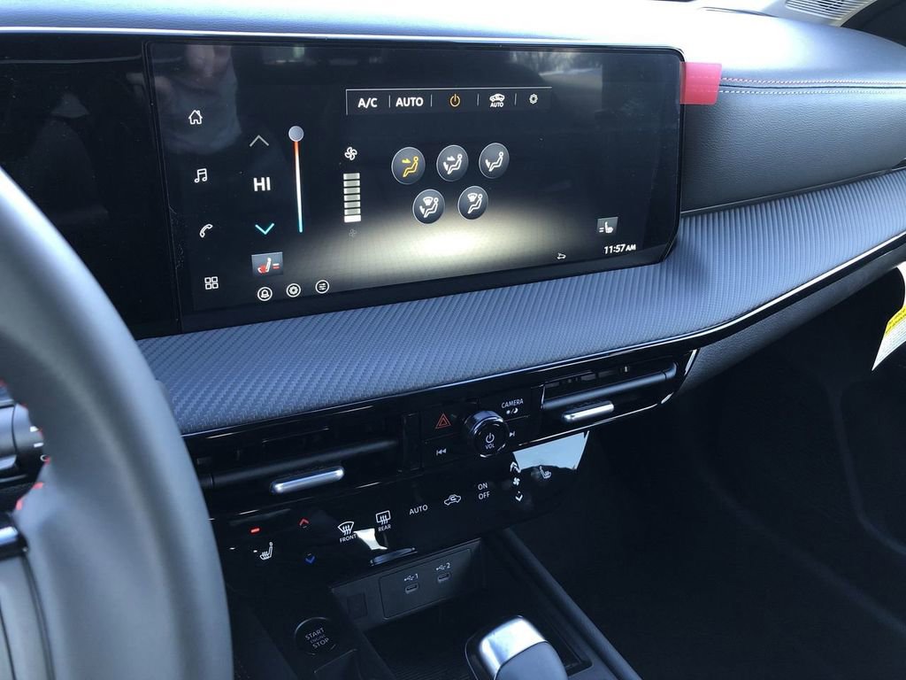 New 2026 Nissan Kicks SR w/ Cold Weather Package image 29