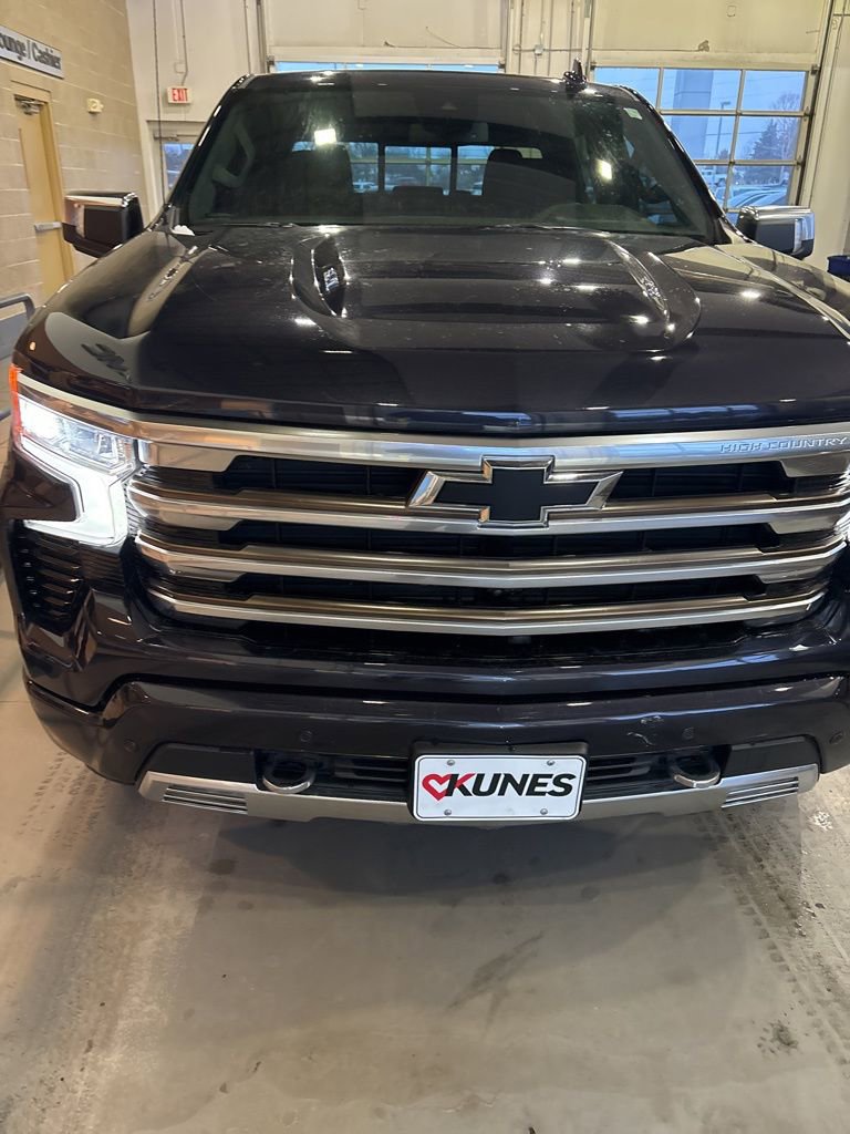 Used 2022 Chevrolet Silverado 1500 High Country w/ High Country Premium Package image 8