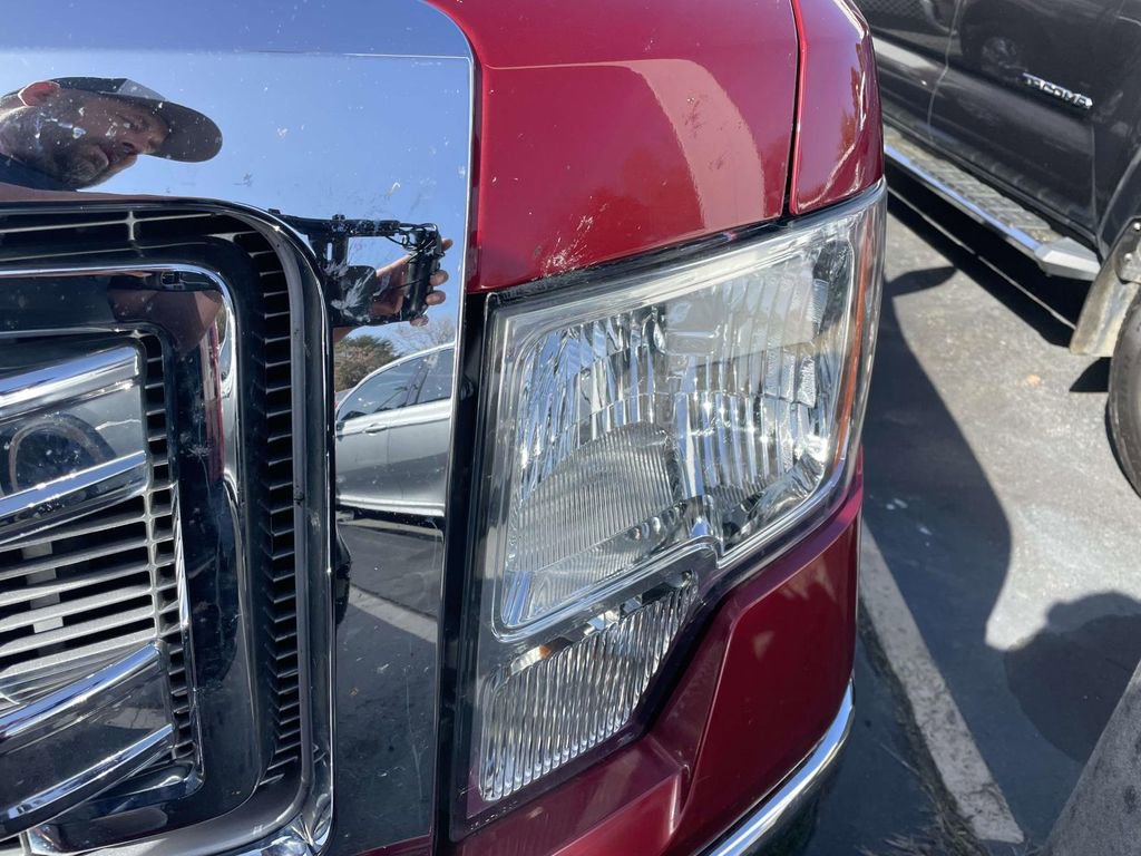 Used 2014 Ford F150 XLT w/ XLT Chrome Package image 8